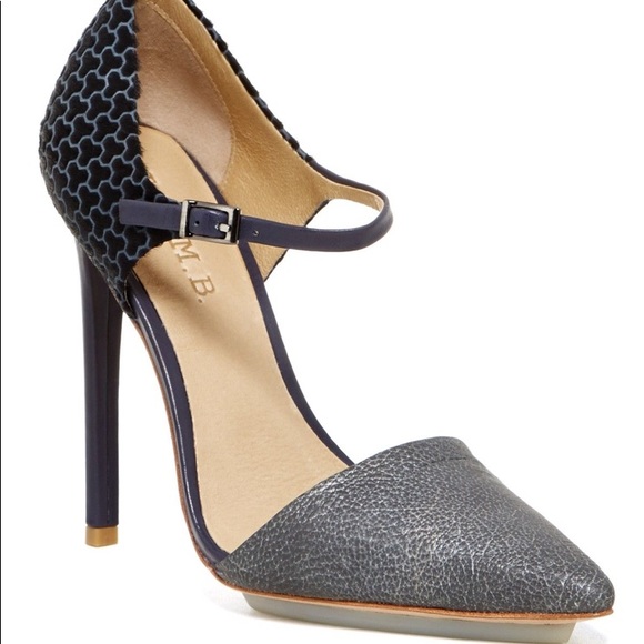 L.A.M.B. Shoes - L.A.M.B pointy toe shoes